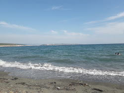 Photo de Azmak Plaji protégé par des falaises