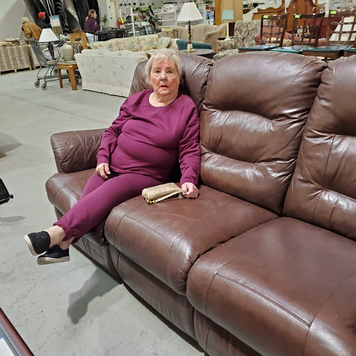 Donations Center «Milwaukee Habitat for Humanity ReStore», reviews and photos