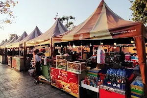 Savannakhet New Night Market image