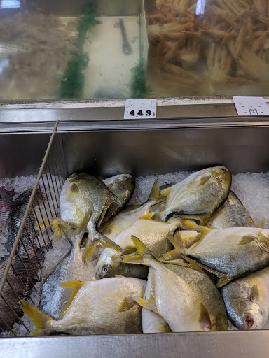 Viet Hung Seafood Market
