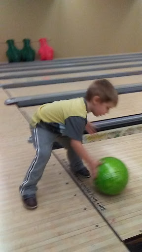 Bowling Alley «Spare Time Entertainment Center», reviews and photos, 3101 E Grand River Ave, Lansing, MI 48912, USA