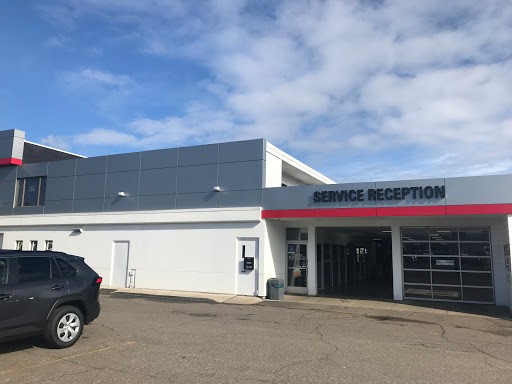 Car Dealer «LaFontaine Toyota», reviews and photos, 2027 S Telegraph Rd, Dearborn, MI 48124, USA