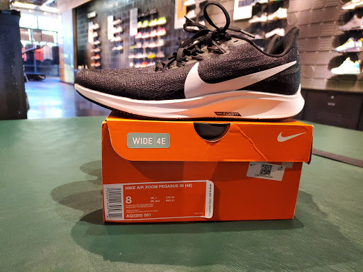 Clothing Store «Nike Georgetown», reviews and photos, 3040 M St NW, Washington, DC 20007, USA