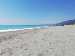 Spiaggia di Torremezzo di Falconara'in fotoğrafı uçurumlarla desteklenmiş