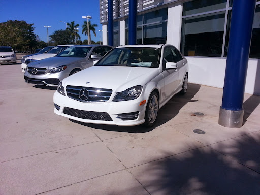 Mercedes Benz Dealer «Mercedes-Benz of Pembroke Pines», reviews and photos, 14199 Pines Blvd, Pembroke Pines, FL 33027, USA