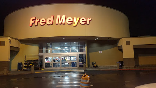 Grocery Store «Fred Meyer», reviews and photos, 14300 1st Avenue South, Burien, WA 98168, USA