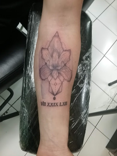 Explore leg tattoo ideas for women, creative tattoo ideas in Walla Walla, available at Tatmandu