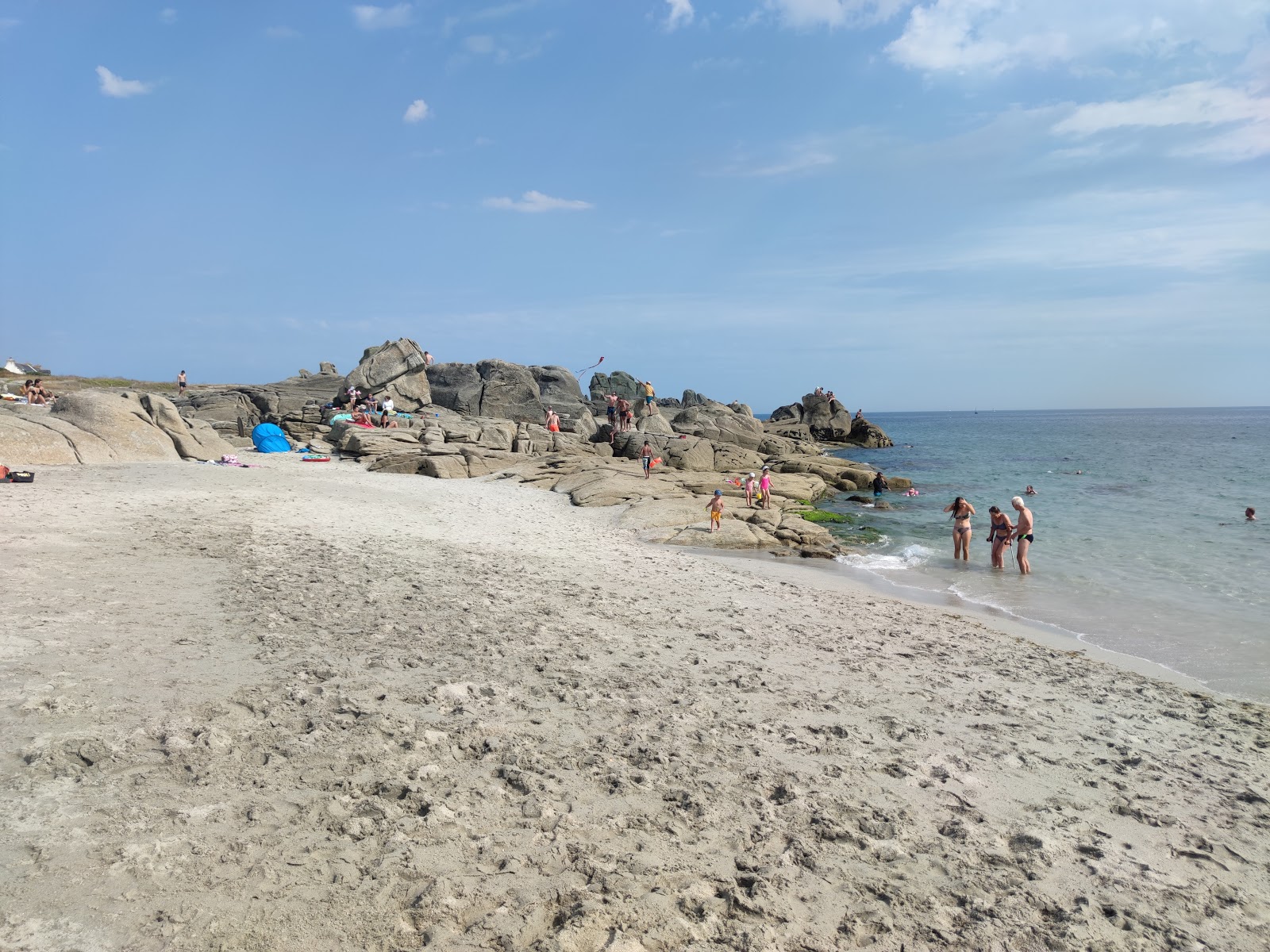 Plage de Kersaux'in fotoğrafı - rahatlamayı sevenler arasında popüler bir yer