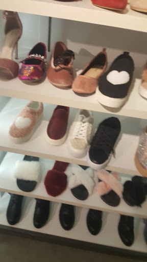 Shoe Store «Aldo Shoes», reviews and photos, 751 Collins Ave, Miami Beach, FL 33139, USA