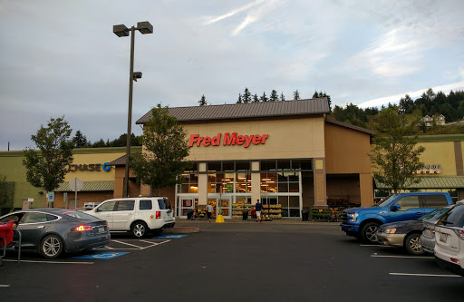 Grocery Store «Fred Meyer», reviews and photos, 6100 E Lake Sammamish Pkwy SE, Issaquah, WA 98029, USA