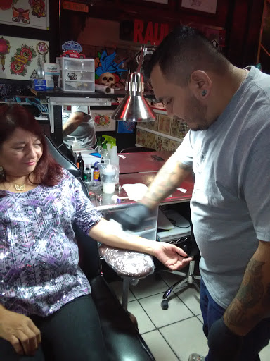 Tattoo Shop «Voodoo Tattoos», reviews and photos, 202 Aransas Ave, San Antonio, TX 78210, USA