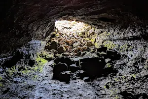 Leiðarendi Lava Cave image