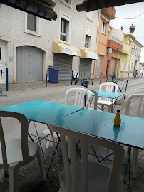 Atmosphère du Restaurant La Barque Bleue à Le Grau-du-Roi - n°2