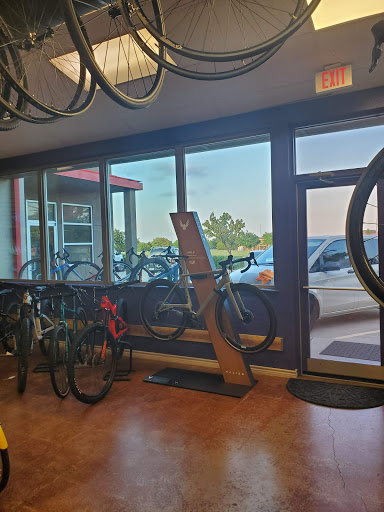 Bicycle Repair Shop «Mad Duck Cycling Shop», reviews and photos, 721 E Northwest Hwy, Grapevine, TX 76051, USA