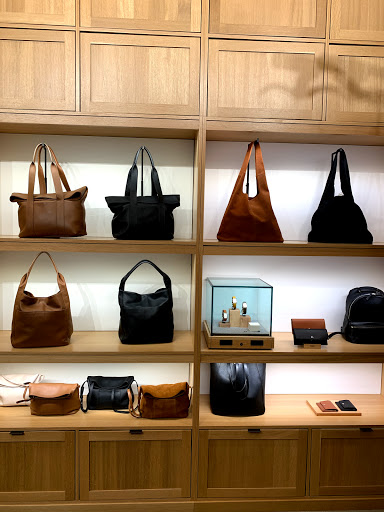 Watch Store «Shinola Wicker Park / Bucktown Store», reviews and photos, 1619 N Damen Ave, Chicago, IL 60647, USA