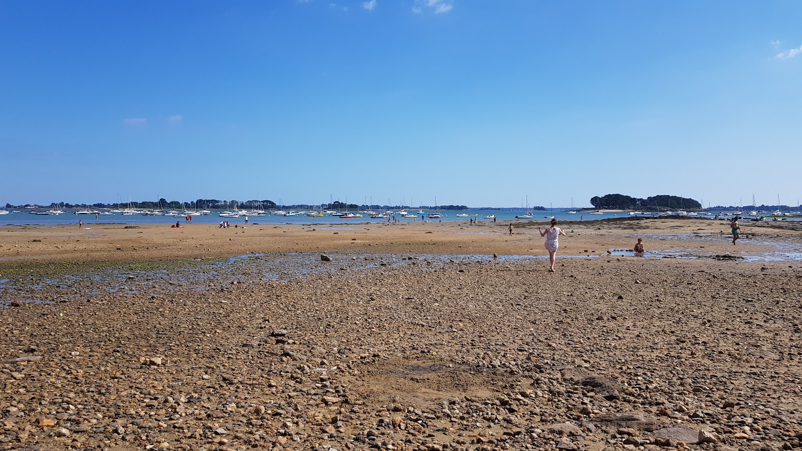 Plage de Kerbilouet'in fotoğrafı imkanlar alanı