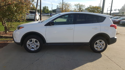 Used Car Dealer «Capital City Motor Company», reviews and photos, 2110 E University Ave, Des Moines, IA 50317, USA