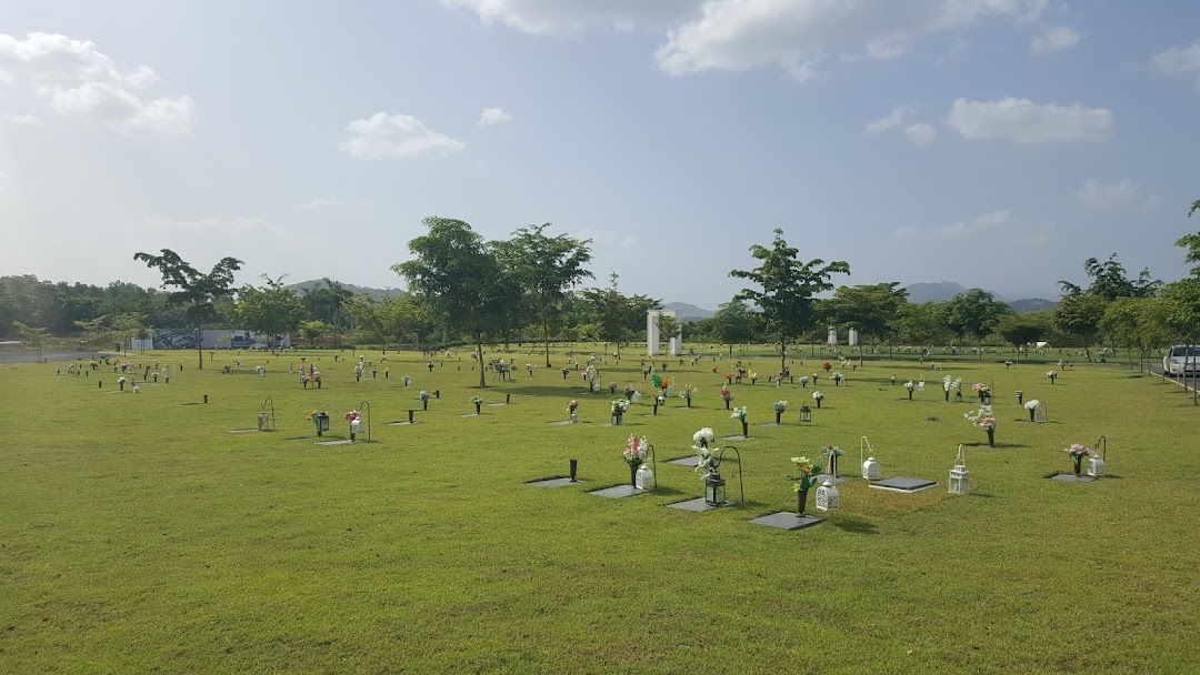 Parque Cementerio Puerta Del Cielo