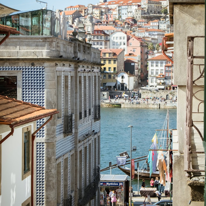 Porto City Hosts