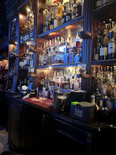 Tobacco Shop «Angry Moon Cigar Bar», reviews and photos, 2401 PGA Boulevard, Palm Beach Gardens, FL 33410, USA