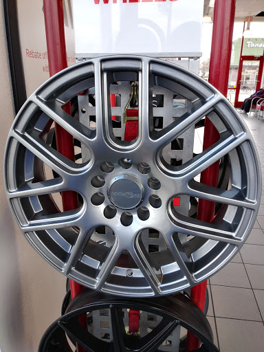 Tire Shop «Discount Tire Store - Louisville, KY», reviews and photos, 2131 S Hurstbourne Pkwy, Louisville, KY 40220, USA