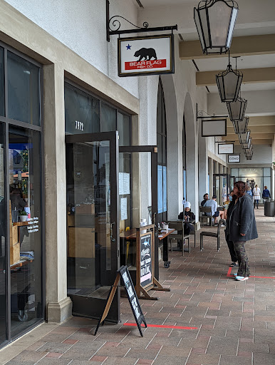 Shopping Mall «Crystal Cove Shopping Center», reviews and photos, 7845-8085 East Coast Hwy, Newport Beach, CA 92657, USA