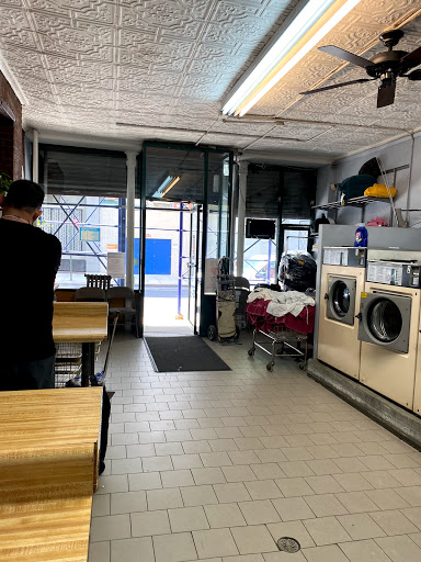 Laundromat Cafe