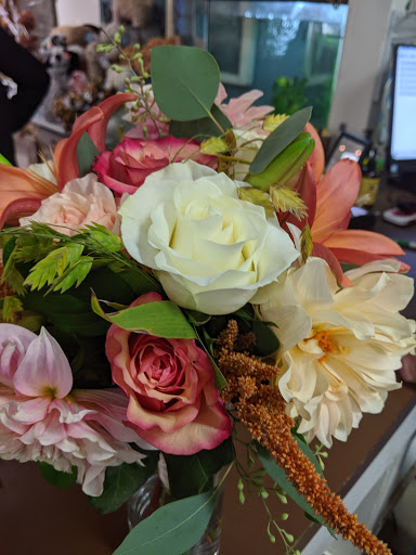 Florist «Enchanted Florist of Ypsilanti MI», reviews and photos, 46 E Cross St, Ypsilanti, MI 48198, USA