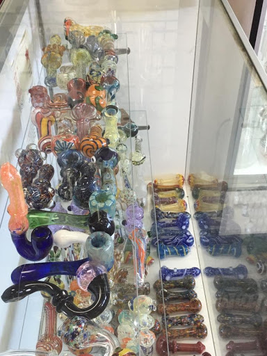 Tobacco Shop «3M Smoke Shop», reviews and photos, 644 W Chapman Ave, Placentia, CA 92870, USA