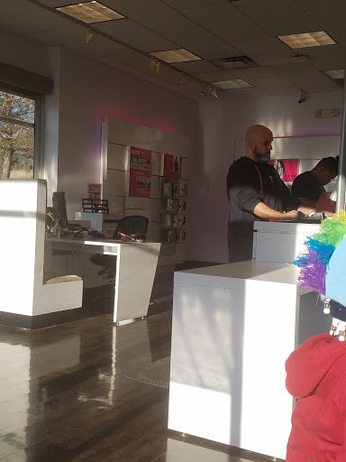 Cell Phone Store «T-Mobile», reviews and photos, 2545 Sheila Ln, Richmond, VA 23225, USA