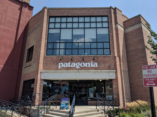 Clothing Store «Patagonia Chicago Lincoln Park», reviews and photos, 1800 N Clybourn Ave, Chicago, IL 60614, USA