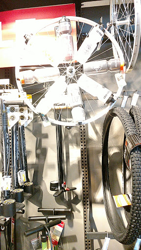 Outdoor Sports Store «REI», reviews and photos, 161 Town Square Pl, King of Prussia, PA 19406, USA