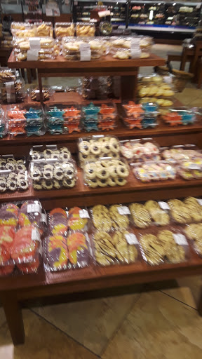 Supermarket «Giant Eagle Supermarket», reviews and photos, 870 N Court St, Medina, OH 44256, USA