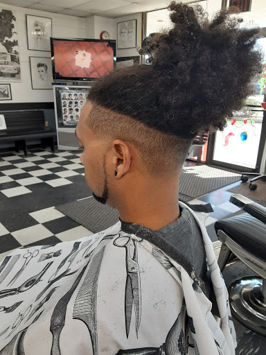 Barber Shop «Yates Barber Shop», reviews and photos, 7339 E Colonial Dr #11, Orlando, FL 32807, USA