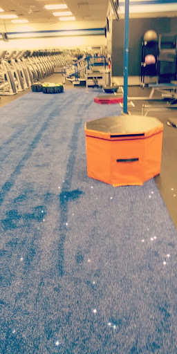 Health Club «Crunch - North Riverside», reviews and photos, 7960 Limonite Ave, Riverside, CA 92509, USA