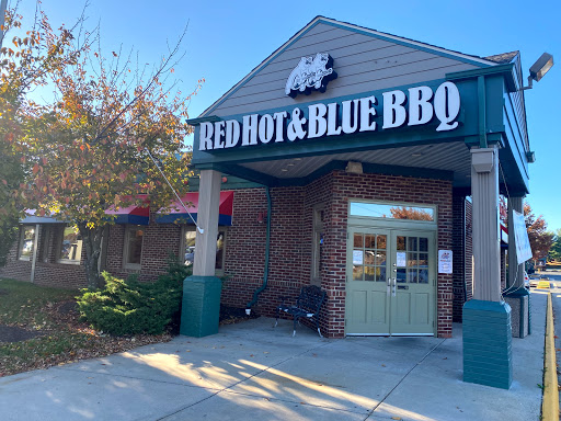 Barbecue Restaurant «Red Hot & Blue - Leesburg, VA», reviews and photos, 541 E Market St, Leesburg, VA 20176, USA