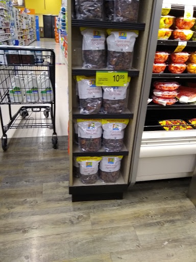 Grocery Store «Safeway», reviews and photos, 1071 El Camino Real, Redwood City, CA 94063, USA