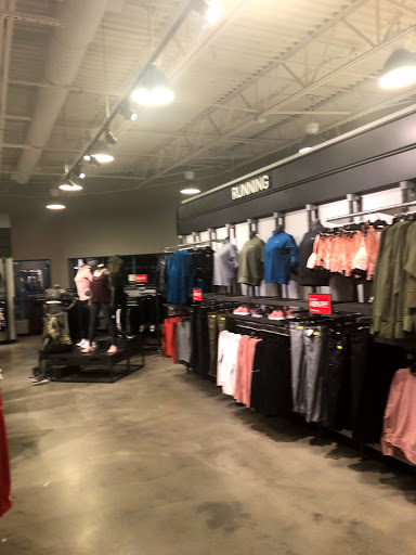 Sporting Goods Store «Nike Factory Store», reviews and photos, 5195 Factory Shops Blvd, Ellenton, FL 34222, USA
