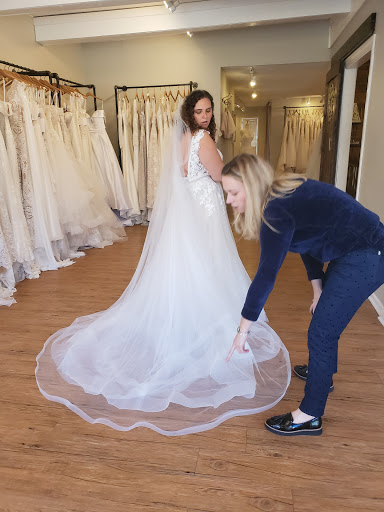 Bridal Shop «Fabulous Frocks Bridal», reviews and photos, 1207 W 47th St, Kansas City, MO 64112, USA