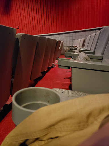 Movie Theater «AMC Loews Raceway 10», reviews and photos, 1025 Corporate Dr, Westbury, NY 11590, USA