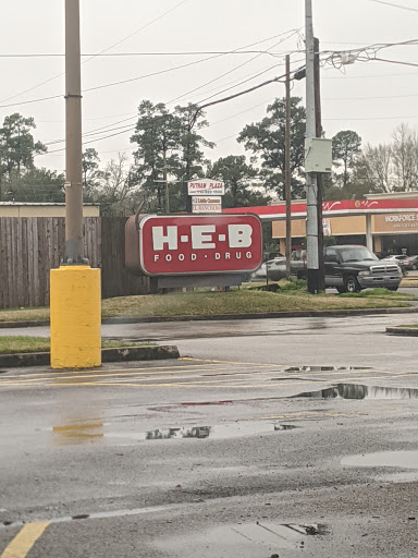 Grocery Store «H-E-B Grocery», reviews and photos, 2424 N 16th St, Orange, TX 77630, USA