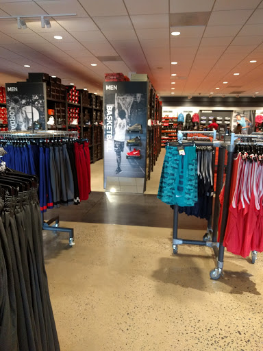 Clothing Store «Nike Factory Store», reviews and photos, 603 Stanley K Tanger Dr, Lancaster, PA 17602, USA