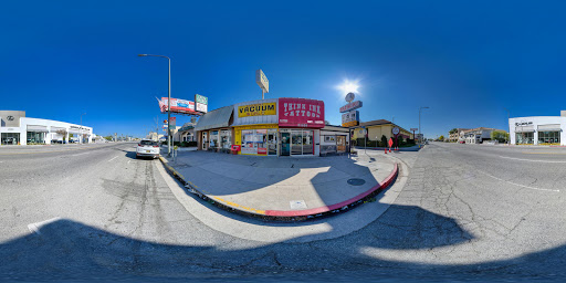 Tattoo Shop «Think Ink Tattoos», reviews and photos, 21626 Ventura Blvd, Woodland Hills, CA 91364, USA