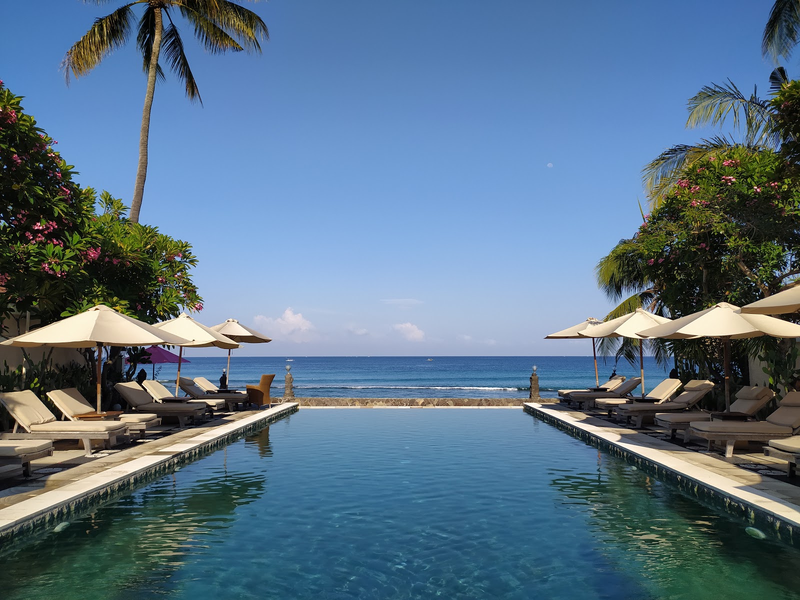 Senggigi Beach'in fotoğrafı - rahatlamayı sevenler arasında popüler bir yer