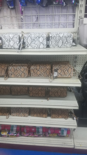 Department Store «Lot-less Closeouts», reviews and photos, 3155 Amboy Rd, Staten Island, NY 10306, USA
