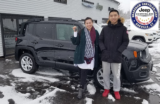 Truck Dealer «Bradshaw Chrysler Jeep», reviews and photos, 554 Main St, Oakville, CT 06779, USA