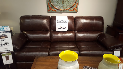 Furniture Store «Ashley HomeStore», reviews and photos, 905 Perimeter Dr, Schaumburg, IL 60173, USA