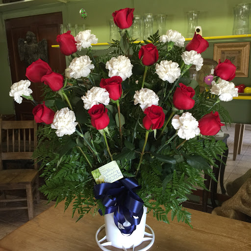 Florist «Roses Just Because/Hub Florist Of Lutz», reviews and photos, 18721 N Dale Mabry Hwy, Lutz, FL 33548, USA