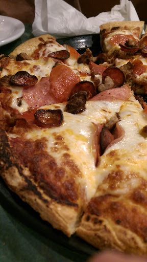 Pizza Restaurant «Round Table Pizza», reviews and photos, 1278 Stabler Ln, Yuba City, CA 95993, USA