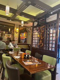 Atmosphère du Restaurant de sushis Ten Chi Sun à Paris - n°7